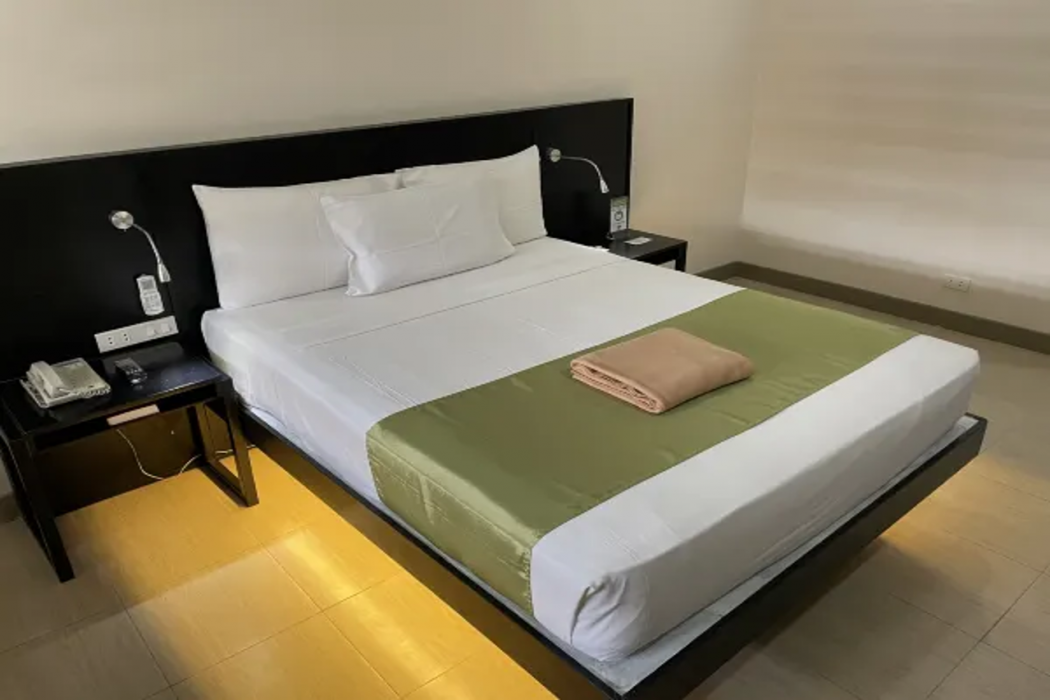 Room at Batangas Country Club, BATANGAS