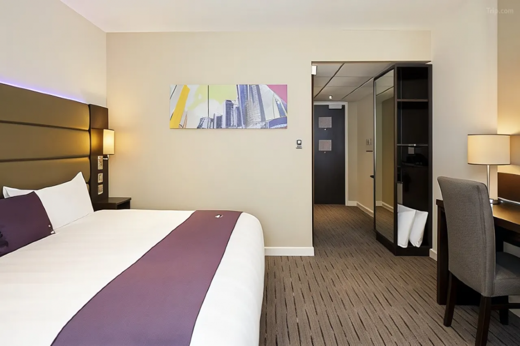 Premier Inn Falkirk (Larbert) 11/33