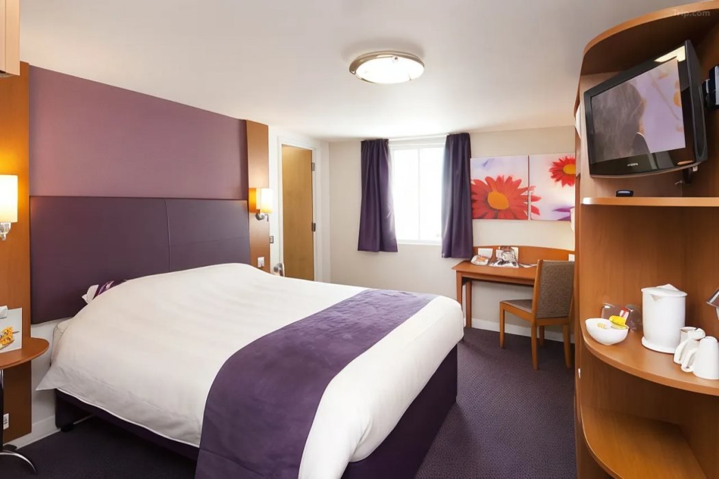 Premier Inn Falkirk (Larbert) 12/33