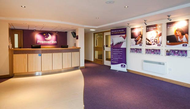 Premier Inn Glasgow Newton Mearns (M77 J4) 6/54