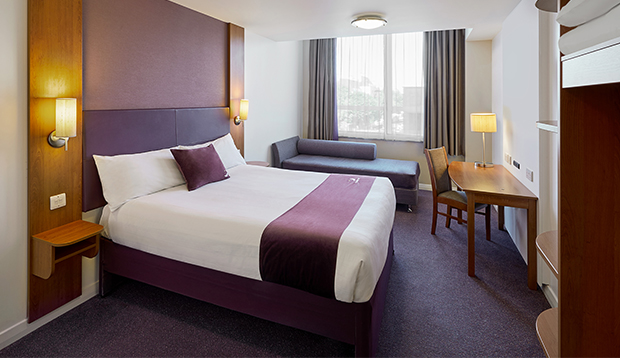 Premier Inn Glasgow Newton Mearns (M77 J4) 9/54