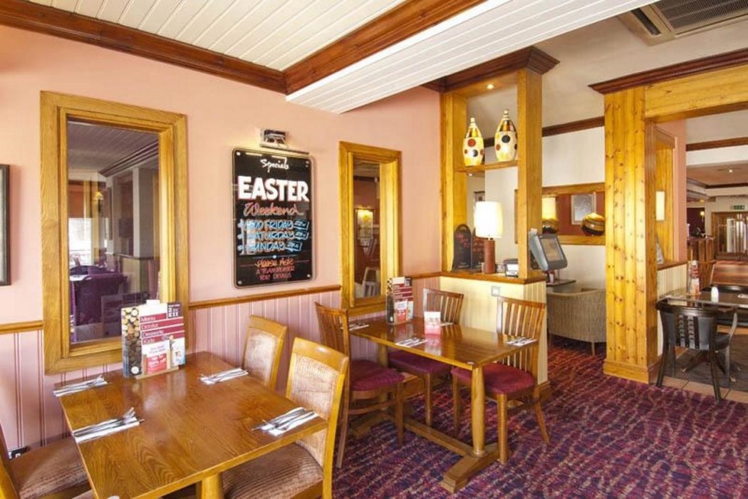 Premier Inn Huddersfield Central 21/36