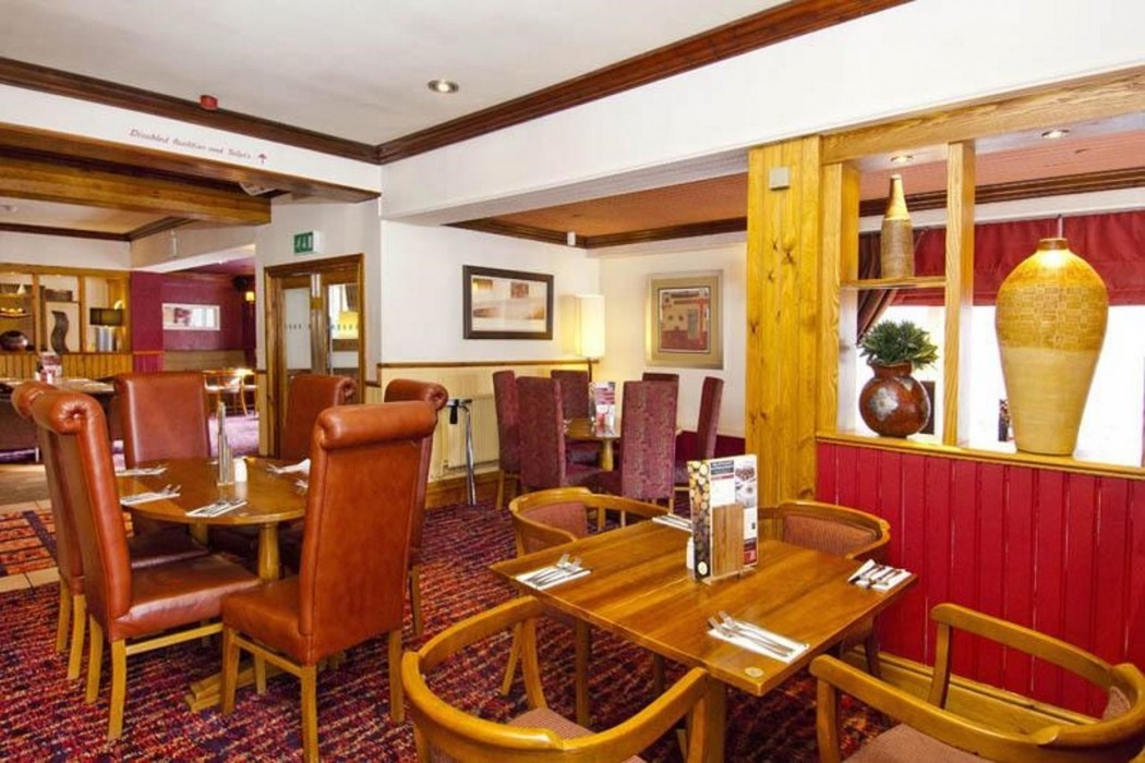 Premier Inn Huddersfield Central 17/36