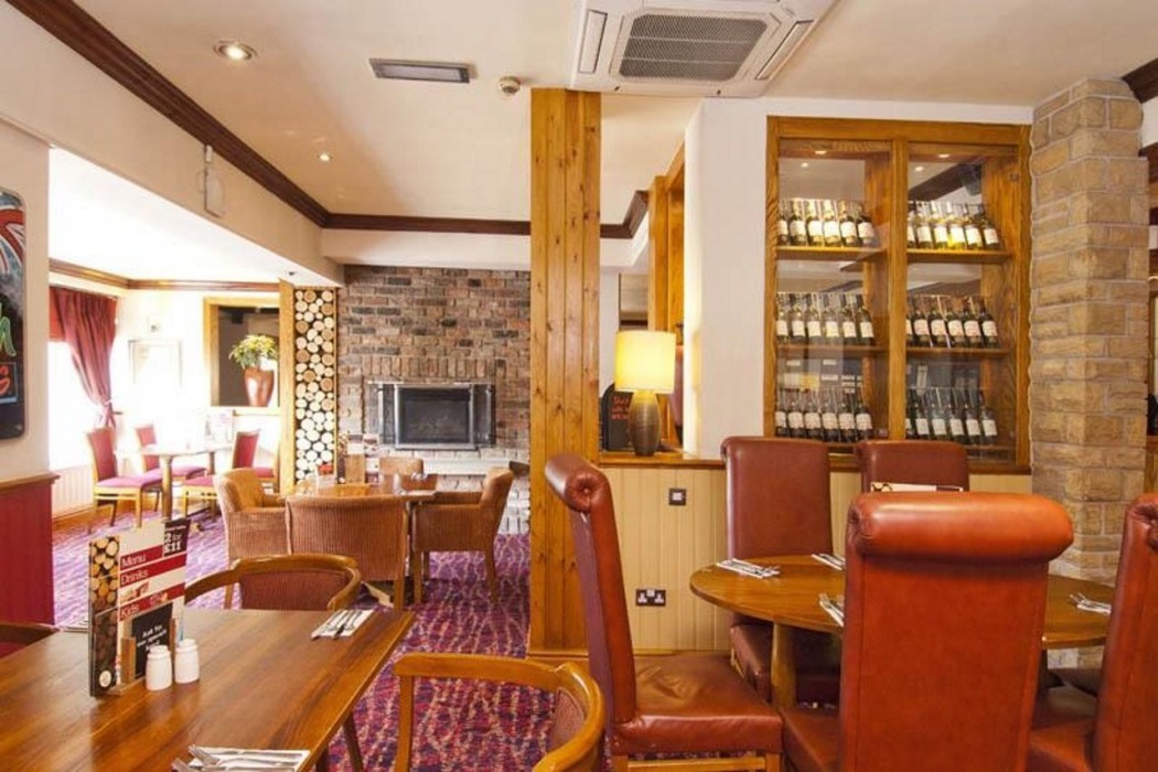 Premier Inn Huddersfield Central 15/36
