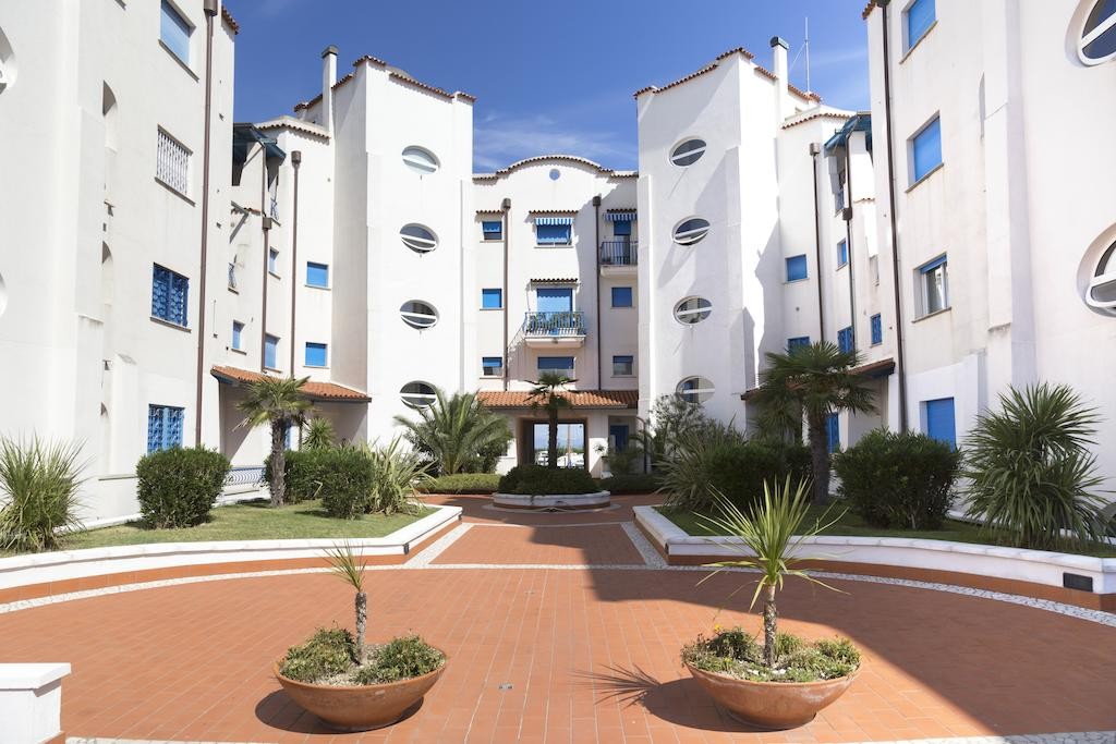 PORTOVERDE BEACH APARTMENTS 1/53