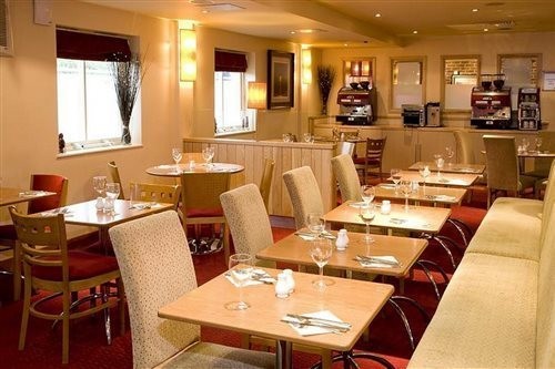Premier Inn Heathrow Airport (M4/J4) 24/41