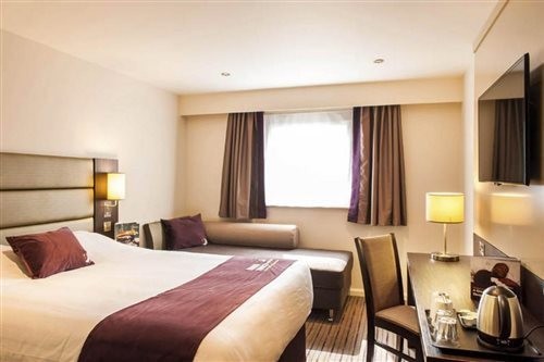 Premier Inn Heathrow Airport (M4/J4) 17/41
