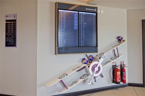 Premier Inn London Heathrow Airport Terminal 4 24/65