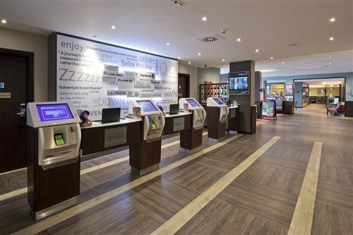 Premier Inn London Heathrow Airport Terminal 4 25/65