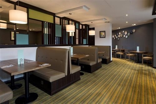 Premier Inn London Heathrow Airport Terminal 4 26/65