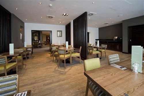 Premier Inn London Heathrow Airport Terminal 4 21/65