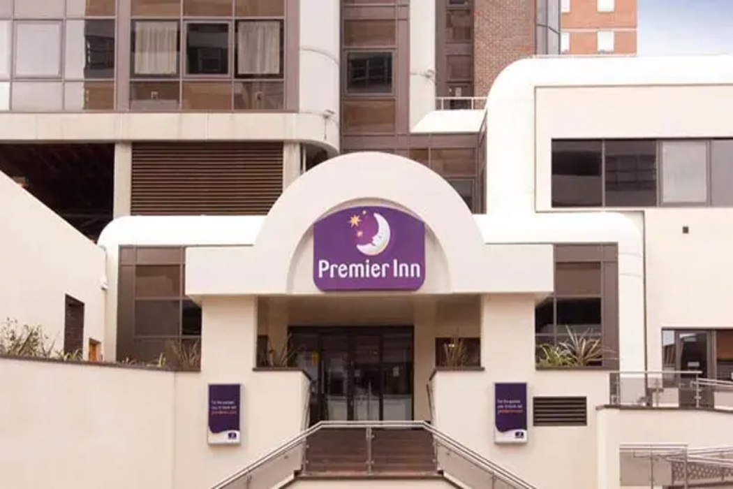 Premier Inn Sunbury (Kempton Park) in SUNBURY-ON-THAMES