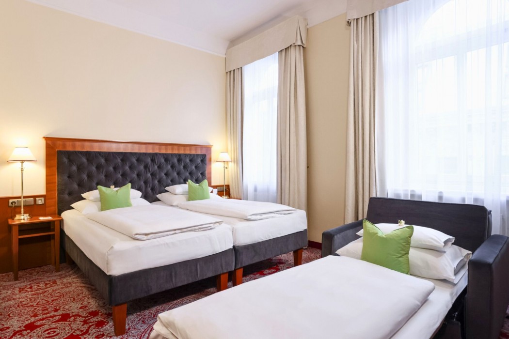 Hotel Kaiserhof Wien 40/55