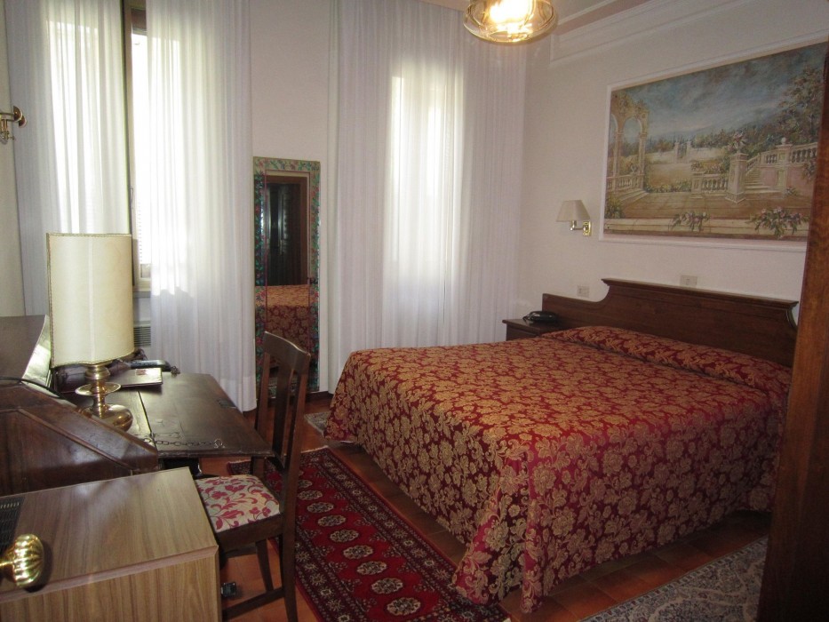 HOTEL CITY 25/94