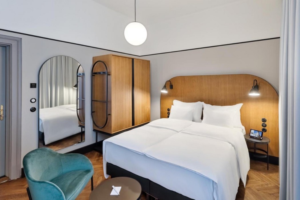 Hotel Astoria Vienna, Curio Collection by Hilton 10/54