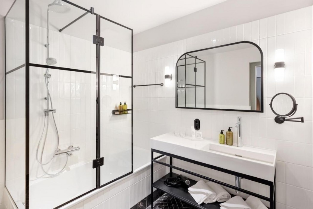 Hotel Astoria Vienna, Curio Collection by Hilton 23/54
