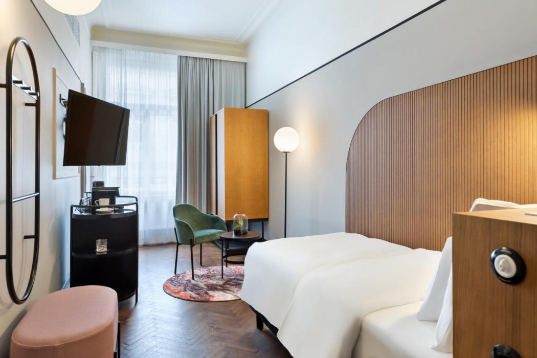 Hotel Astoria Vienna, Curio Collection by Hilton 19/54