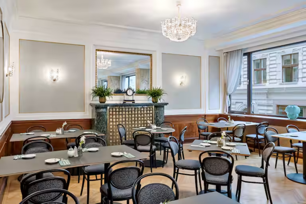 Hotel Astoria Vienna, Curio Collection by Hilton 27/54
