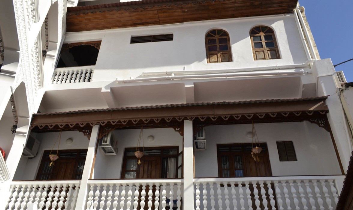 TAUSI PALACE HOTEL 13/90
