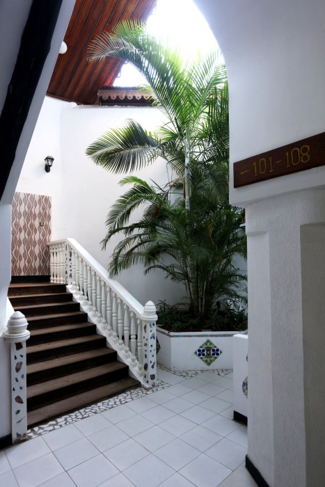 TAUSI PALACE HOTEL 17/90