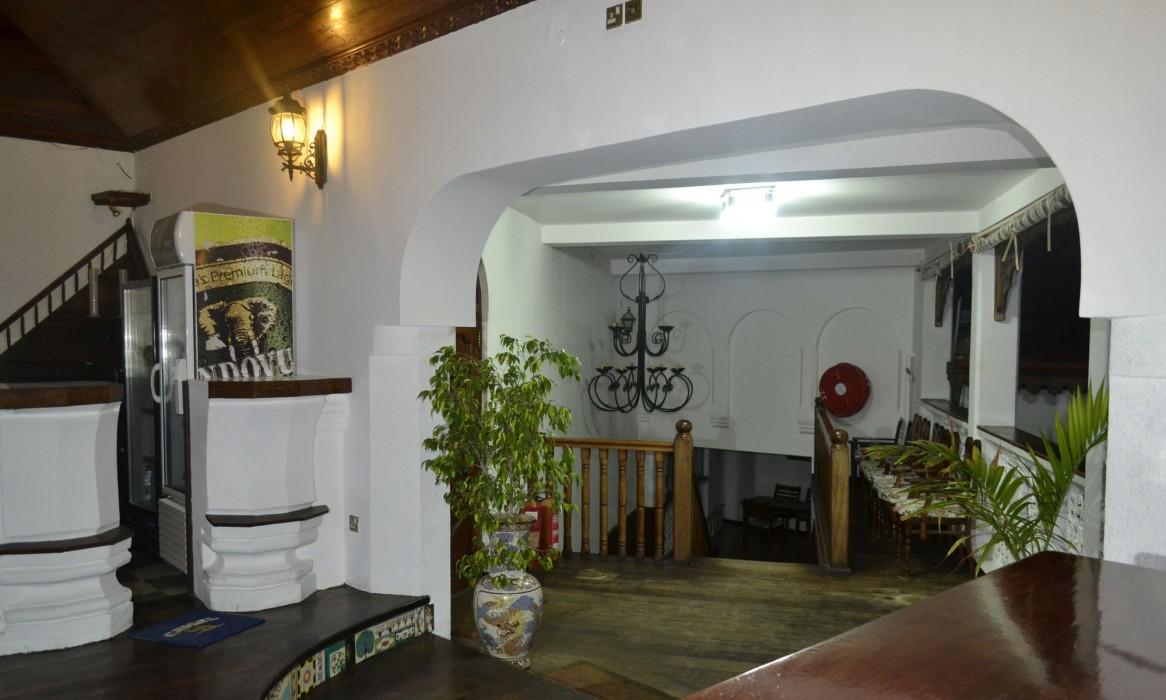 TAUSI PALACE HOTEL 27/90