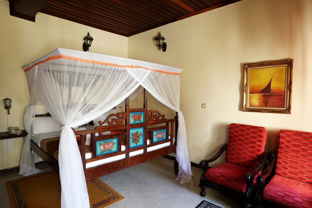 TAUSI PALACE HOTEL 50/90