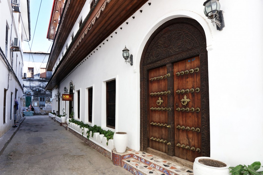TAUSI PALACE HOTEL 35/90
