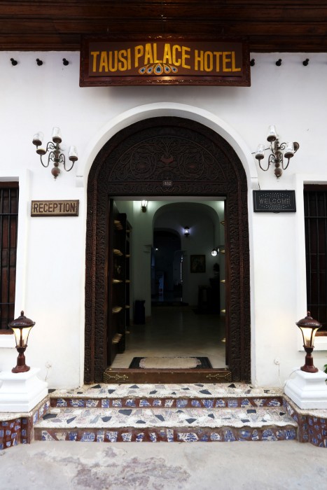 TAUSI PALACE HOTEL 24/90