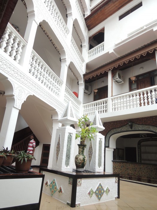TAUSI PALACE HOTEL 52/90