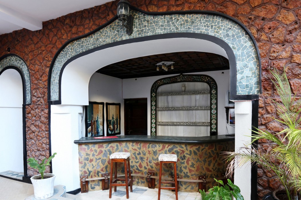 TAUSI PALACE HOTEL 49/90
