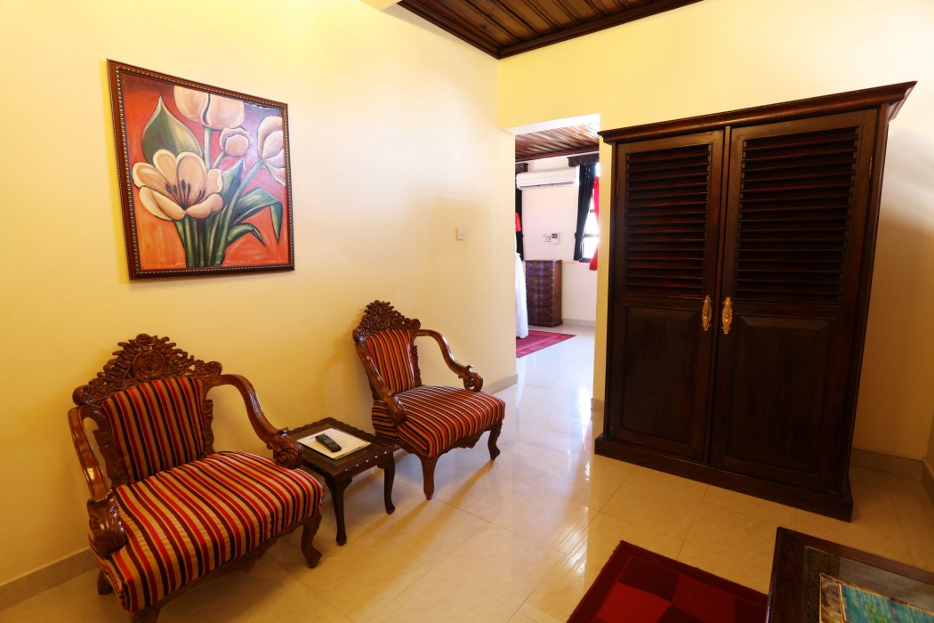 TAUSI PALACE HOTEL 45/90