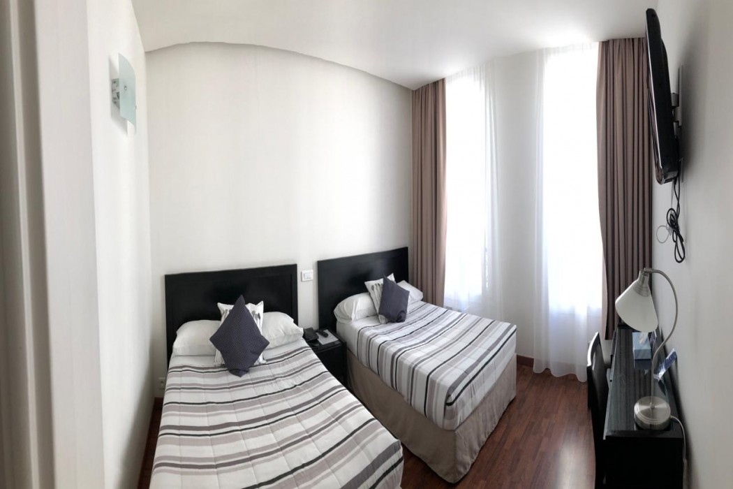 Hotel Cosmotel 14/83