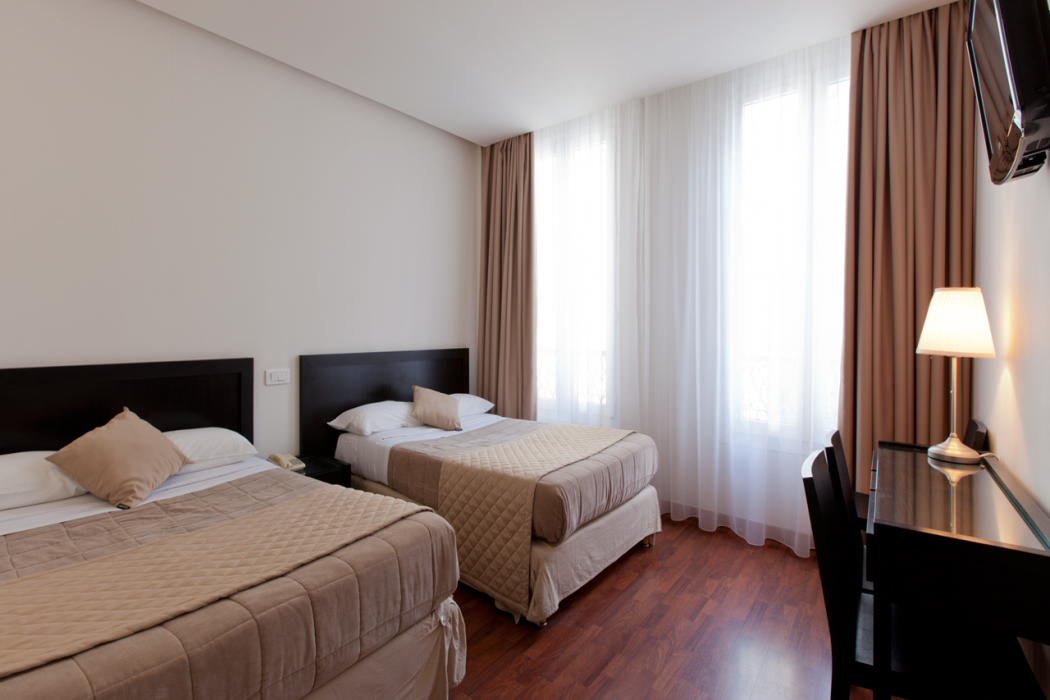 Hotel Cosmotel 17/83