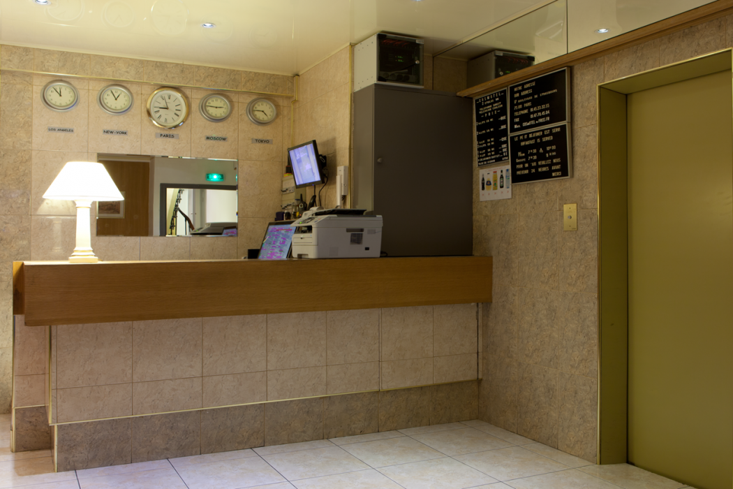Hotel Cosmotel 2/83
