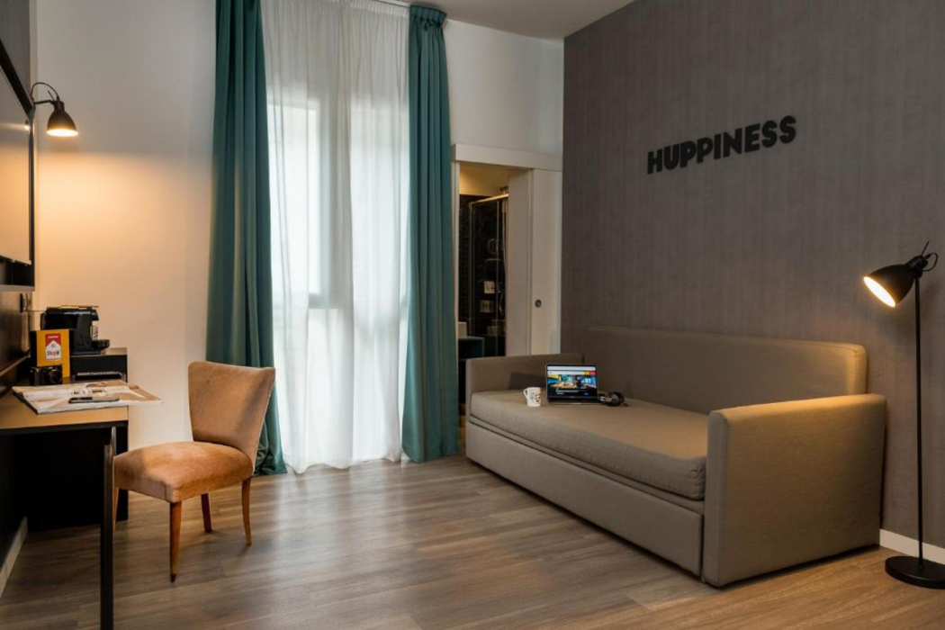 Up Hotel 32/67
