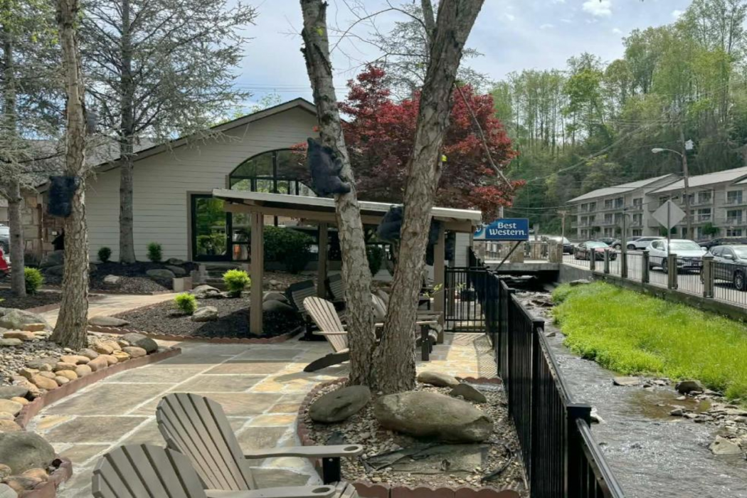 Best Western Johnson's Inn Downtown Gatlinburg 32/62