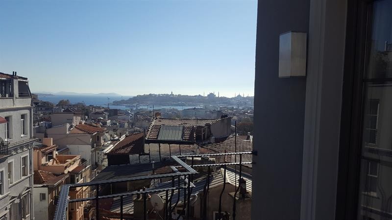 Louis Rooms 14/48