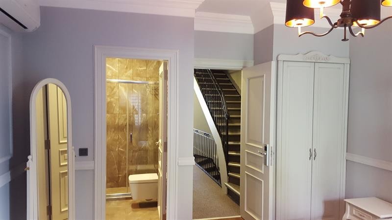 Louis Rooms 23/48