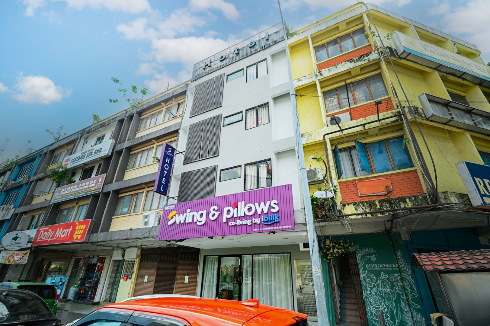 Swing & Pillows @ KL Pekeliling in KUALA LUMPUR