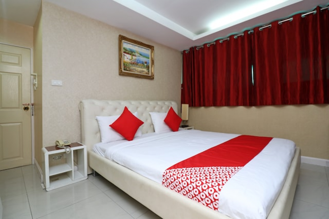 OYO 102 Diamond Residence Silom 8/28