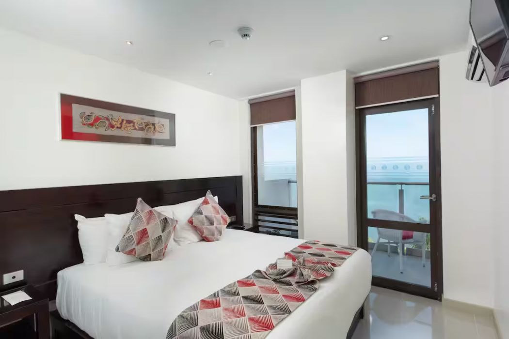 Ramada Suites by Wyndham Wailoaloa Beach Fiji 16/50
