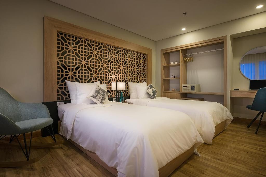 C CENTRAL HOTEL BUI VIEN 5/8