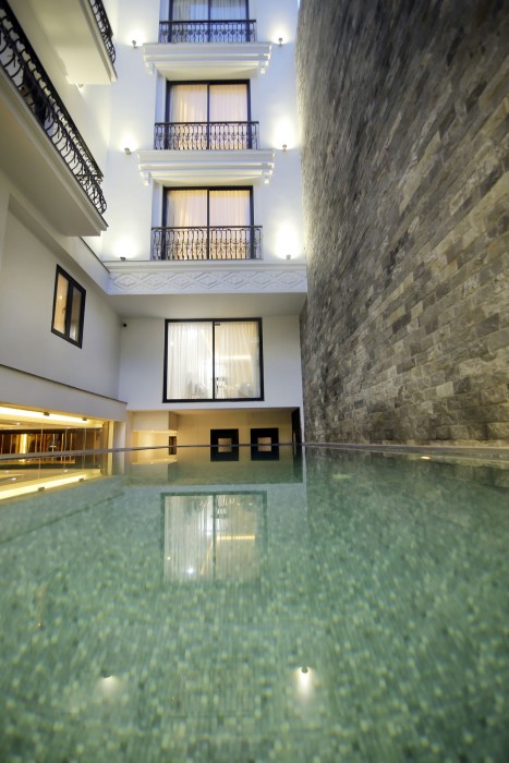 Palazzo Luxury Hotel 36/92