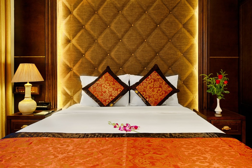 Palazzo Luxury Hotel 51/92