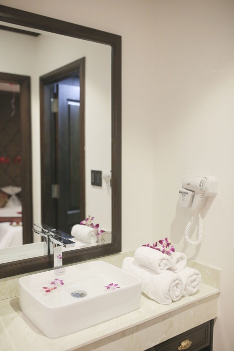 Palazzo Luxury Hotel 33/92