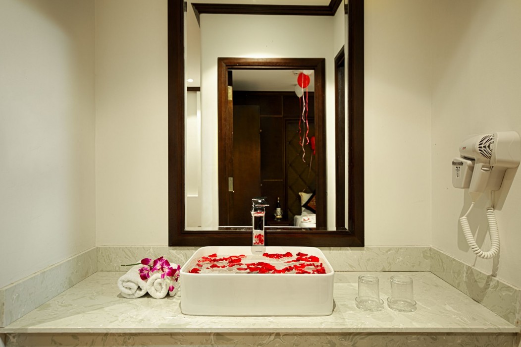 Palazzo Luxury Hotel 61/92