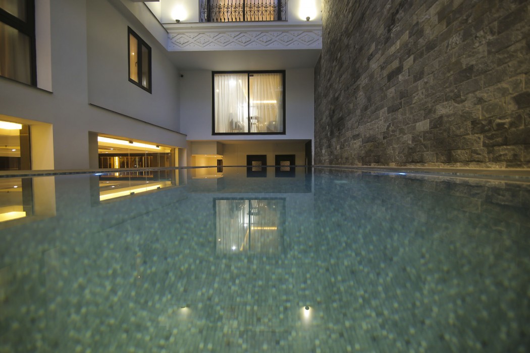 Palazzo Luxury Hotel 35/92