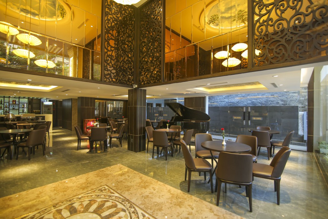 Palazzo Luxury Hotel 27/92