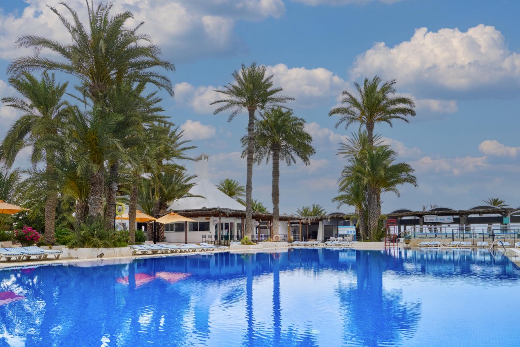 Hari Club Beach Resort 50/103