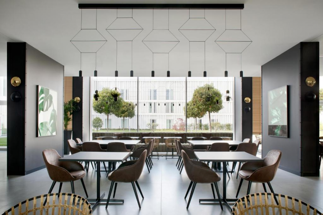 J Hotel 20/21